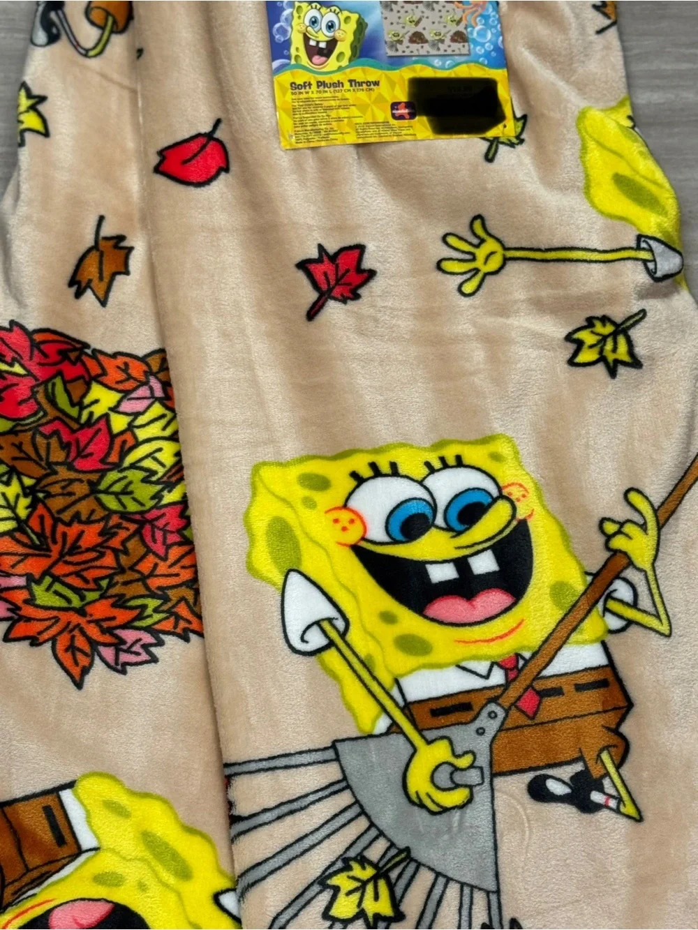 SpongeBob Squarepants Beige Yellow Fall Leaf Plush Throw Blanket